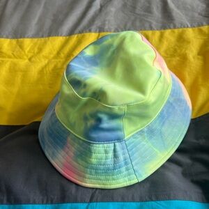Multi color bucket hat